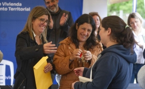 Ministra Paseyro entregó 12 viviendas en Pando