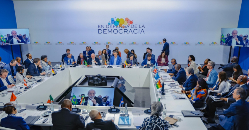 Orsi llamó a defender la democracia y repensar el multilateralismo: “La paz no es solo ausencia de guerra, es también presencia de justicia"